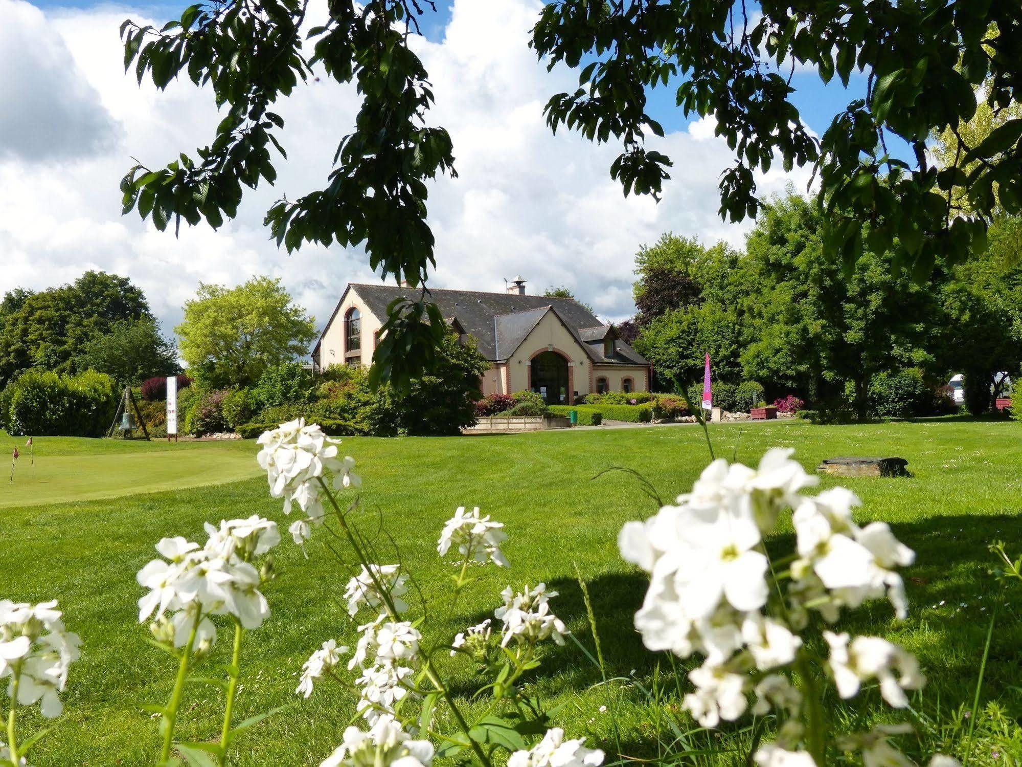 فندق Anjou Golf And Country Club شامْبينْيِ المظهر الخارجي الصورة