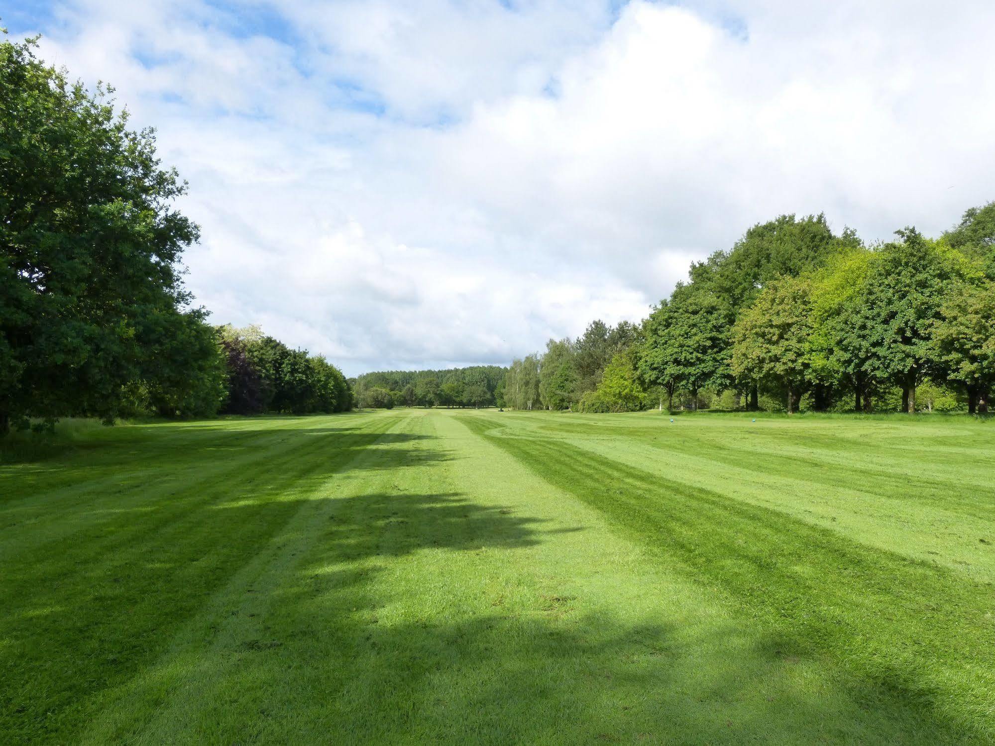 فندق Anjou Golf And Country Club شامْبينْيِ المظهر الخارجي الصورة