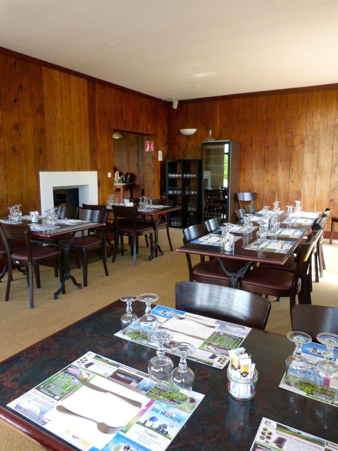 فندق Anjou Golf And Country Club شامْبينْيِ المظهر الخارجي الصورة
